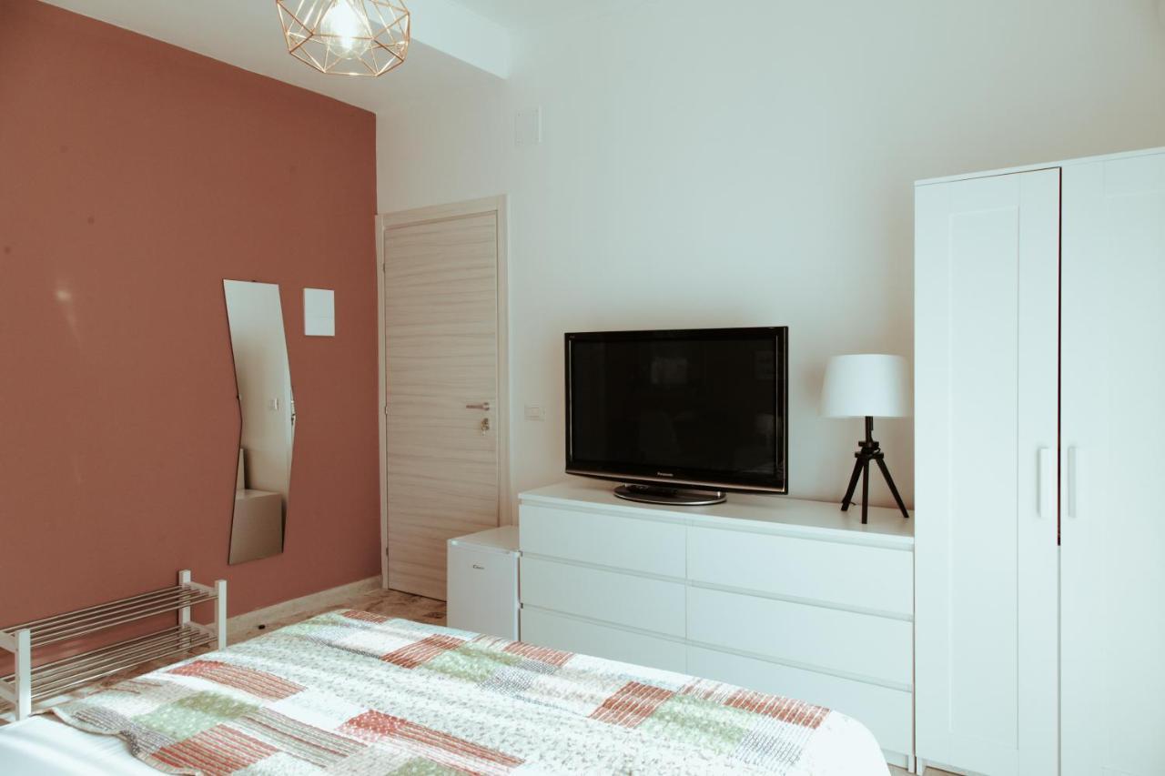 Sostanza - Rooms In Катания Экстерьер фото