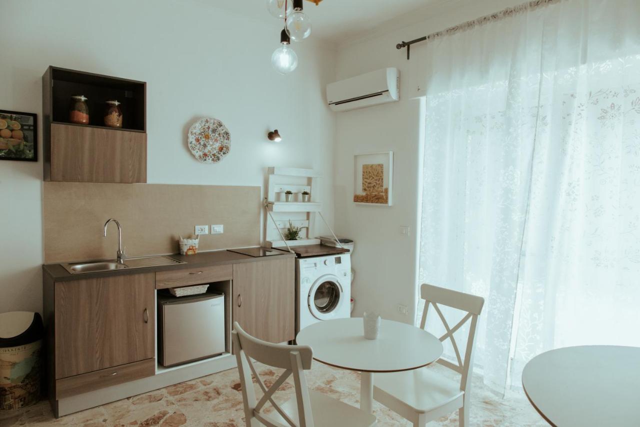 Sostanza - Rooms In Катания Экстерьер фото